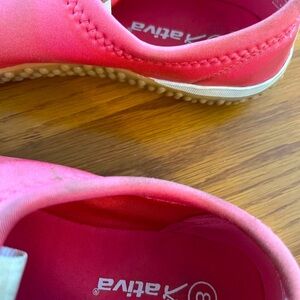 EUC Ativa  brand pink size 8 water shoes